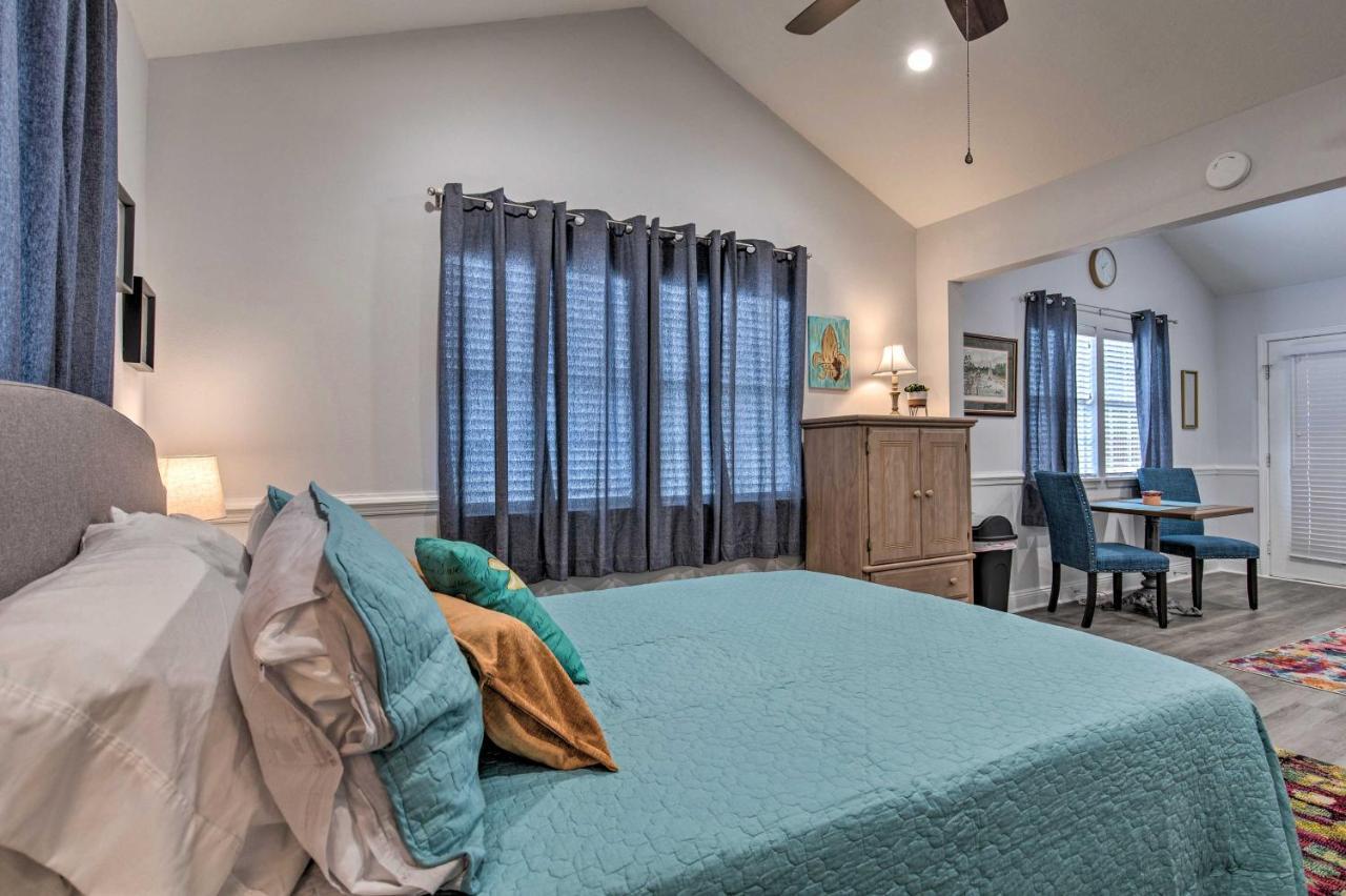 Downtown Ocean Springs Retreat 1 Mi To Beach! Exterior photo